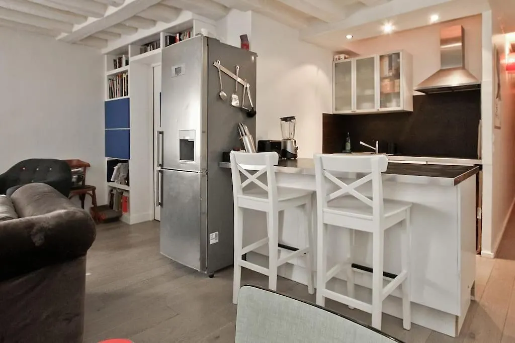 Charming Apartment In Le Marais Parijs