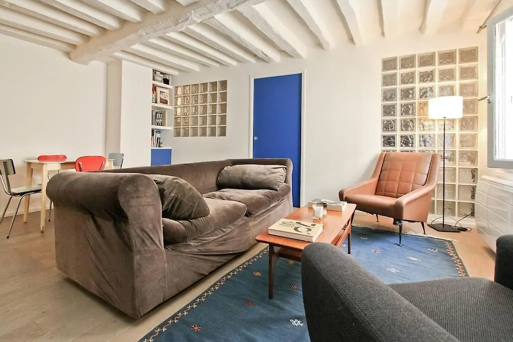 Charming Apartment In Le Marais Paris